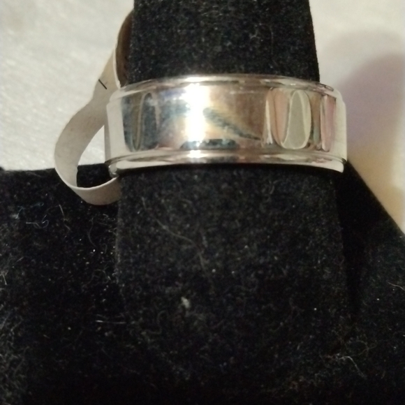 Steel wedding band ring silver tone NWT size 11 (sku 636) - Picture 2 of 4